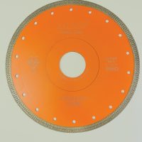 پرسلان بر فالکون